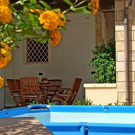 Gaia House * Alliste