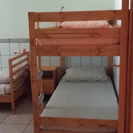 Gaia House * Alliste